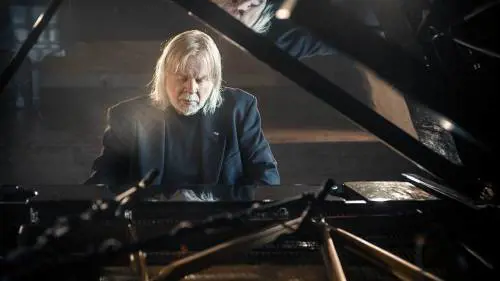 Wakeman live di piano solo "Così rileggo classici e rock"