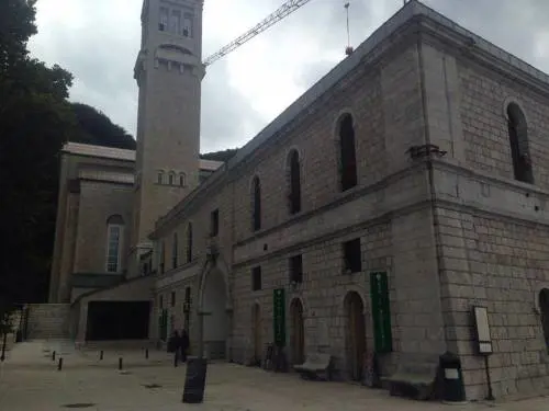 Furto sacrilego a Montevergine, rubati i gioielli della Madonna