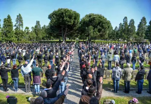 Fiori ai repubblichini? La fatwa di Sala censura la proposta