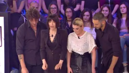 Amici, Emma Marrone lancia le frecciatine a Stefano De Martino