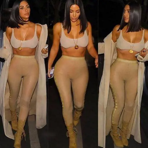 Kim Kardashian e il suo look "nude"