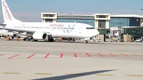 Decolla il business degli aeroporti italiani. A terra solo l'Alitalia