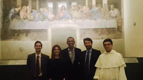 Obama visita il Cenacolo, poi la foto ricordo: "Non davanti al Giuda"