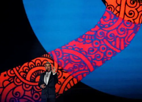 "E' un'altra cosa" il nuovo singolo di Francesco Gabbani 
