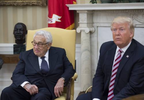 Kissinger con Trump nello Studio ovale