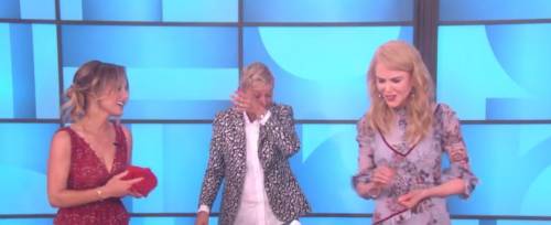 Nicole Kidman e quel gesto maleducato in tv: sputa un pezzo di pizza