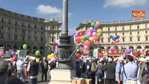 Fisco e minimi tariffari 15mila professionisti sfilano contro il governo