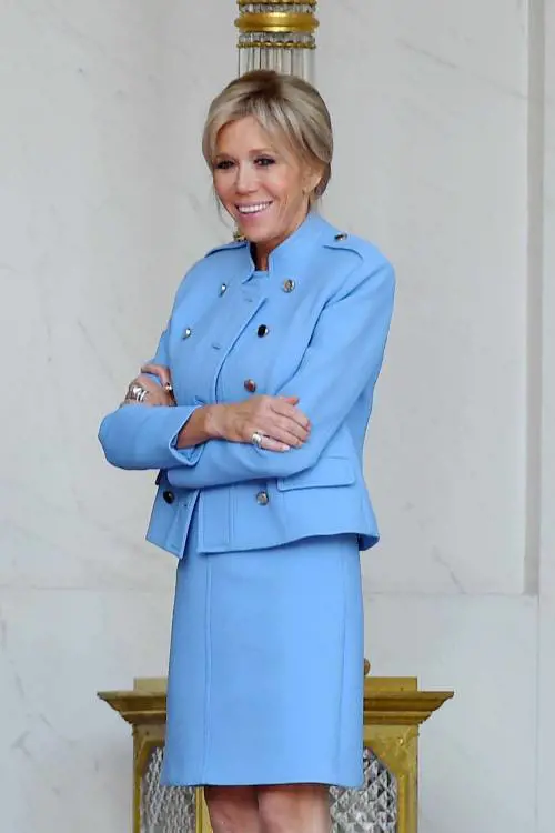 Brigitte Macron arriva all'Eliseo: ecco la nuova Première Dame