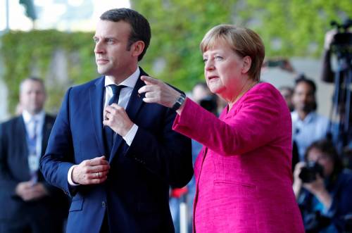 La Merkel si piega, Macron impazzisce: ma quant’è grande questa Italia?