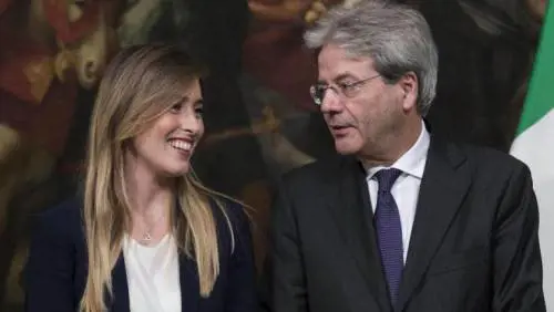 Gentiloni: "La Boschi ha chiarito, nessuna implicazione per il governo"