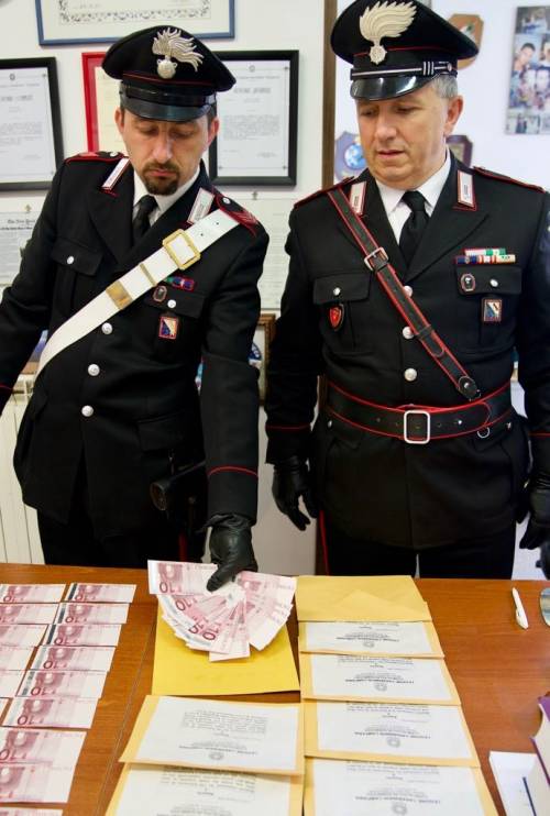 Le banconote fac-simile che "fregano" i cambia valute