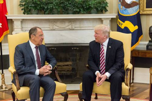 Trump: "Ho dato informazioni ai russi"