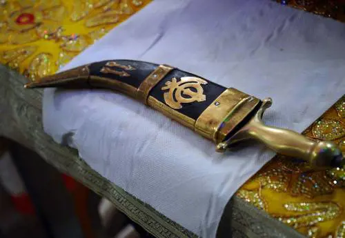 Ora per i sikh arriva il kirpan legale