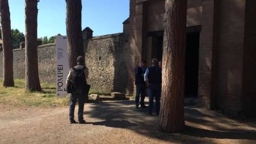 Furto alla mostra a Pompei, rubata una borchia antica