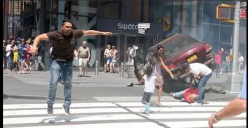 New York, l'uomo che ha travolto 23 persone: "Sentivo delle voci"