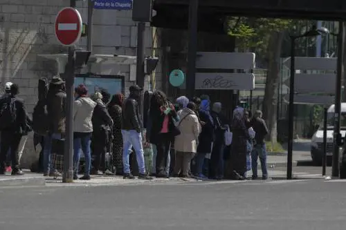 Il quartiere di Parigi in mano agli arabi: "Qui le donne non sono accettate"