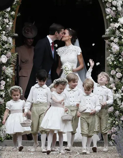 Pippa Middleton ha detto sì. La sorella di Kate ha sposato il miliardario James Matthews