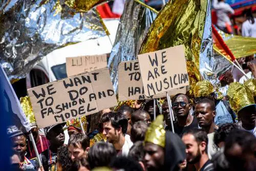 E Majorino dà i numeri: "Seimila migranti in città"