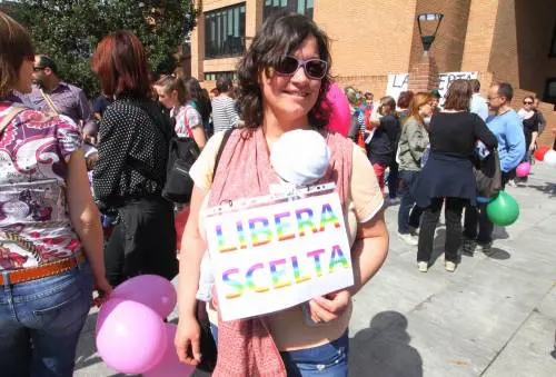 Vaccini, la manifestazione delle mamme no-vax