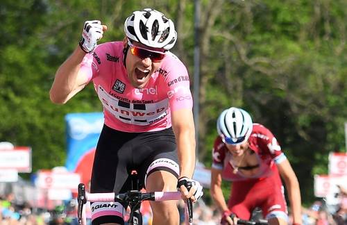 Dumoulin sempre più padrone E con Nibali accuse e veleni