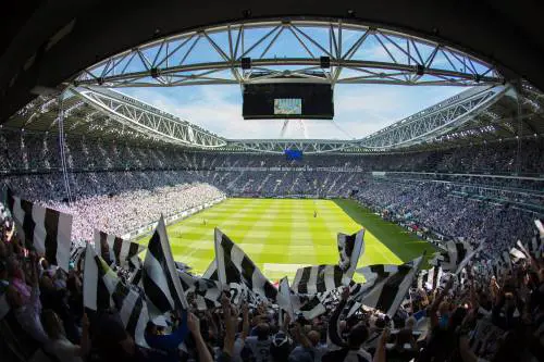 Tifoso ferito da petardo allo stadio, Cassazione: ''Juve risarcisca''