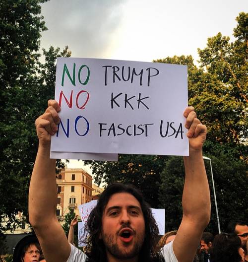 Roma, manifestazione anti-Trump