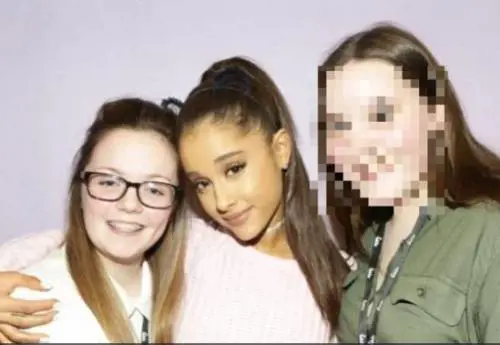 L'ultimo tweet d'amore all'idolo sul palco: "Felice di essere con te"