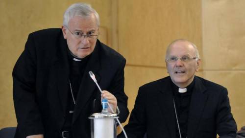 La Cei con Gentiloni: "Incontro di tutti i vescovi sui migranti"