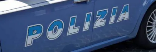 Roma, 91enne sorpresa a rubare un profumo: poliziotti pagano il conto