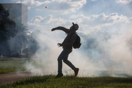 Violenze e scontri in Brasile