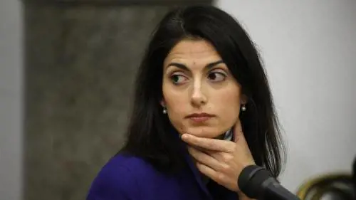 Raggi: "Meloni suggerì Marra". Sull'assessore scoppia la bufera