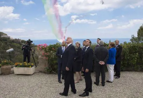 G7, la bozza delle conclusioni: "Diritto a chiudere i confini e a fissare tetti"