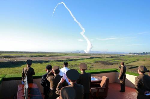Missile vola per oltre 400 km: Kim sfida di nuovo l'Occidente