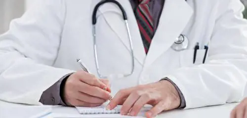 Gran Bretagna, in ritardo a visita medica: dottoressa la manda a casa e la sera la bimba muore