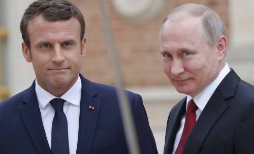 Macron avverte Putin sulla Siria: "Armi chimiche non tollerate"