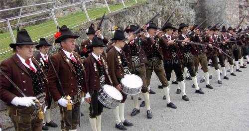 Alto Adige, gli Schützen disertano la cerimonia: "No all'inno di Mameli"