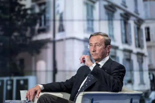 Caccia al tesoro dei Fini, tra conti correnti e polizze