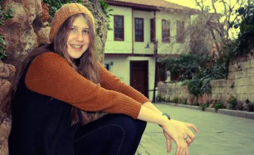 L'Isis uccide "Cappuccio rosso", la militante curda di Zerocalcare