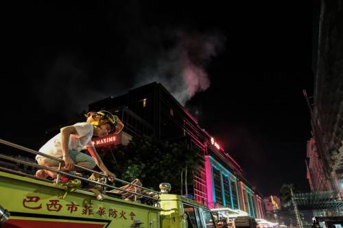 Manila, dà fuoco a un resort: 36 persone morte per asfissia