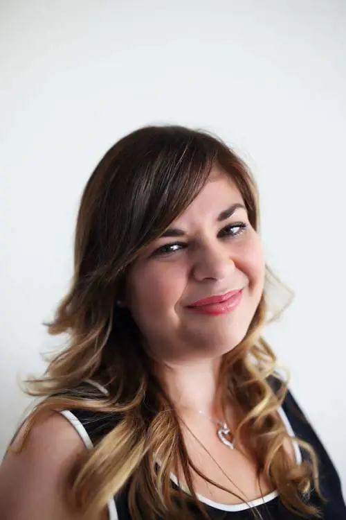 Alessandra che aiuta i sordi ad "ascoltare"