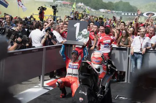 Il triplete corre in moto Dovizioso, Migno e Pasini. È un'Italia da Gran premio