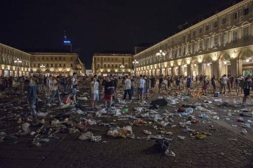 Torino, una rissa tra tifosi avrebbe scatenato il caos in piazza San Carlo