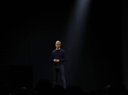 Cresce l'attesa per l'iPhone 8. Apple vola a nuovi massimi