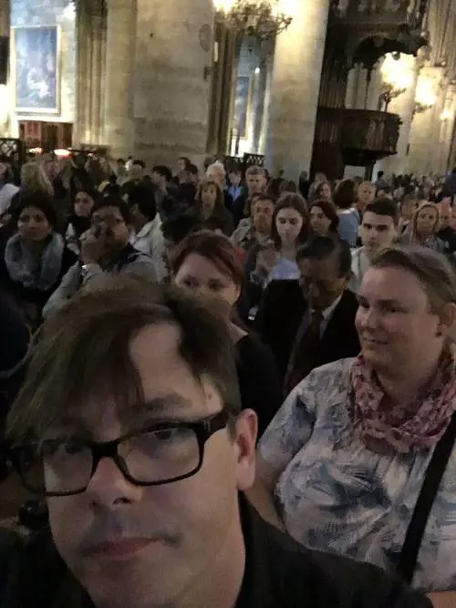 Parigi, 900 fedeli bloccati in chiesa a Notre Dame