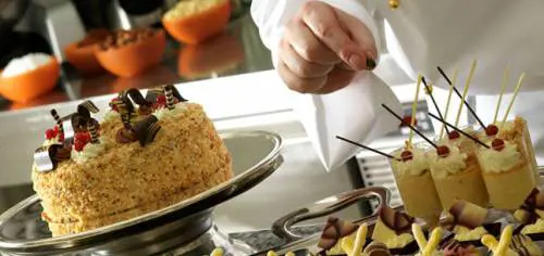 Wolfsburg, Arnold va in choc allergico per colpa delle noci: licenziato il cuoco