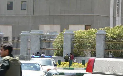 Attacco a Teheran: terroristi sparano in parlamento