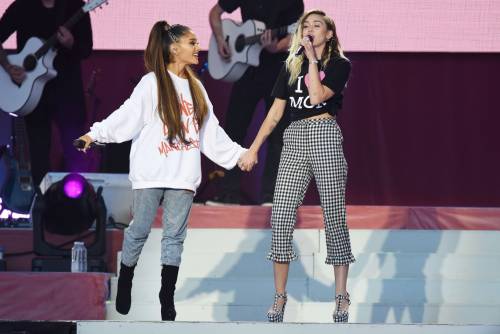 Ariana Grande solidale per Manchester