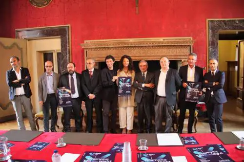 Tra la Laser symphony e il primo pc anni '60 a Cremona la Tec-night