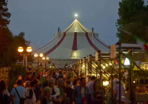 Massimo Bottura, 24 chef e un circo felliniano: festa del gusto a Rimini