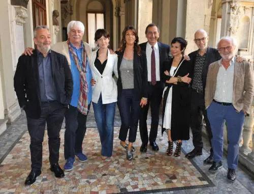 Lo staff di Fuoricinema: Lionello Cerri, Michele Mozzati, Cristiana Capotondi, Cristiana Mainardi, il sindaco Giuseppe Sala, Barbara Stefanelli, Gabriele Salvatores, Luigi Vignal